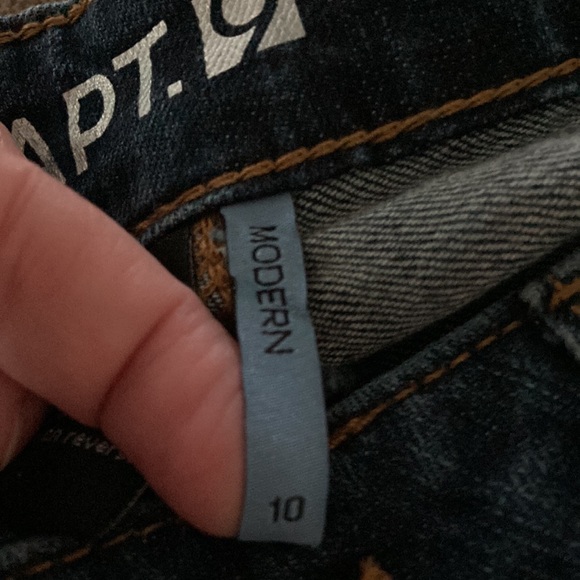 Apt. 9 Boyfriend Distressed Capri - Picture 4 of 4